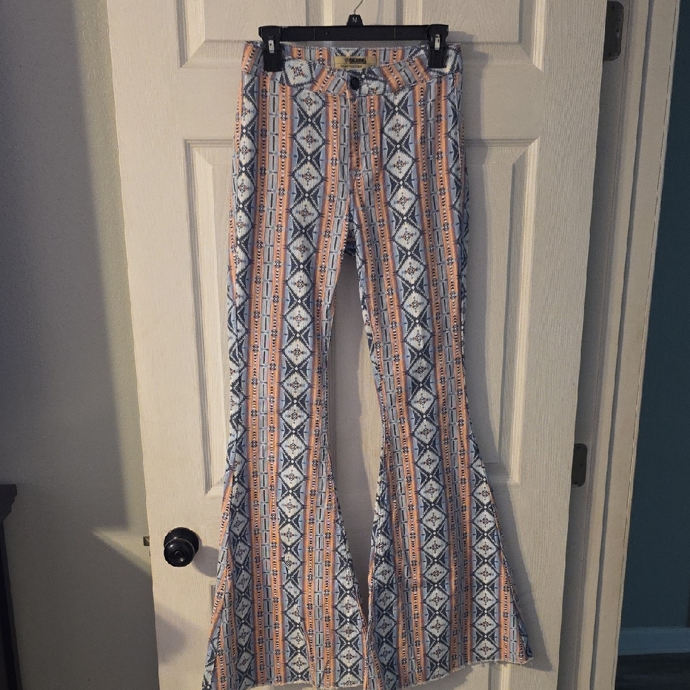 Chic Flared Pants with Geometric Design